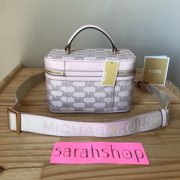 🌼Michael Kors Purse - Picture 2 of 13